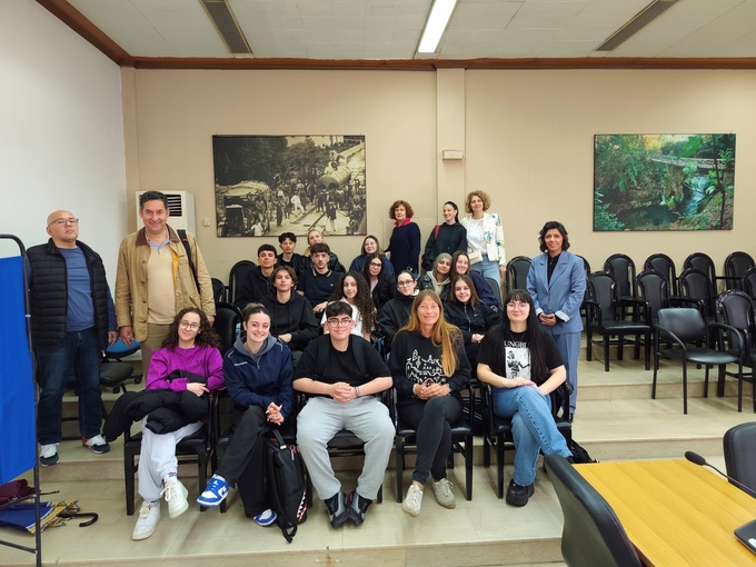 Φωτογραφία Επίσκεψη μαθητών και εκπαιδευτικών από το Λύκειο “Albert Einstein” του Vimercate της Ιταλίας στο Δημαρχείο Νάουσας